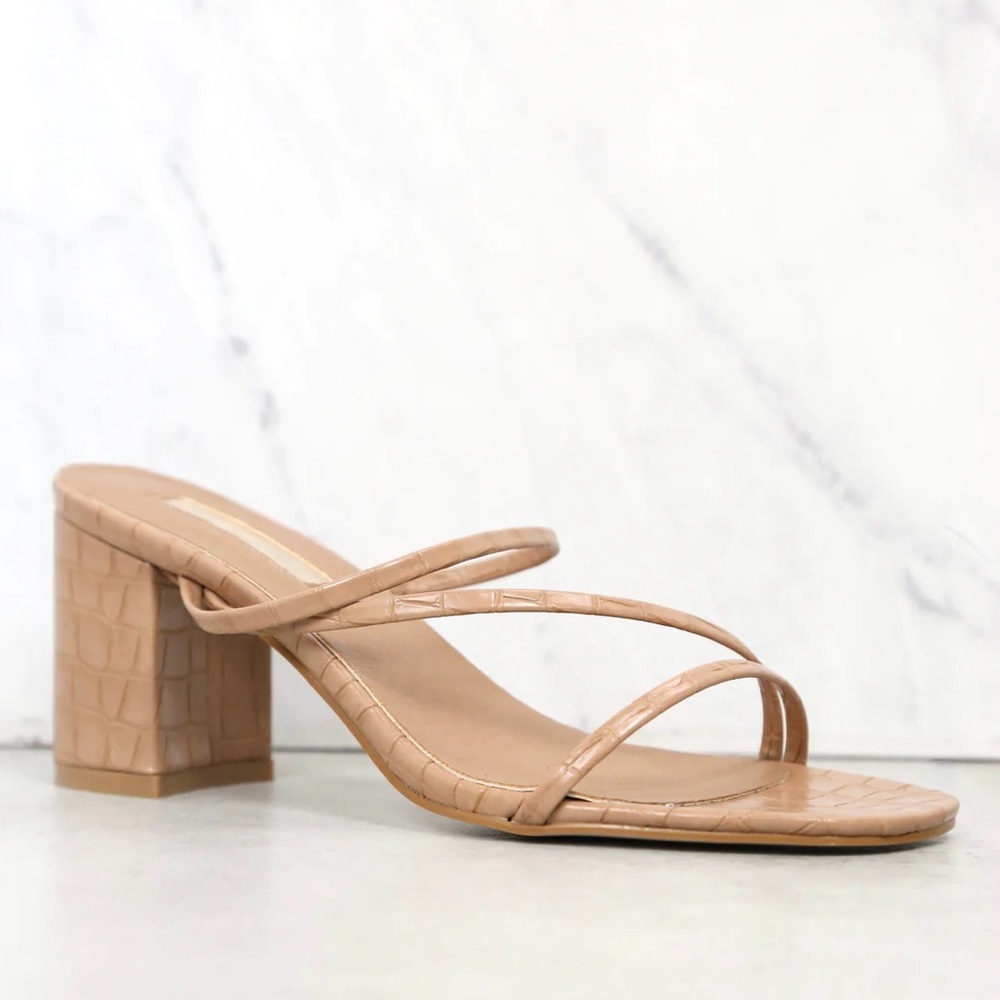 BILLINI Yazmin Strappy Sandal Block Heel Size 8